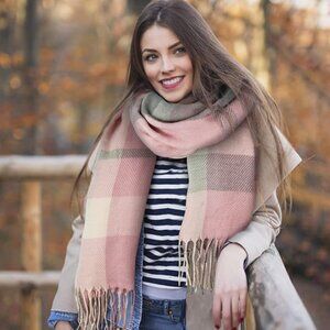 Colorful Pink Soft Oversized Fall Scarf – Warm, Stylish